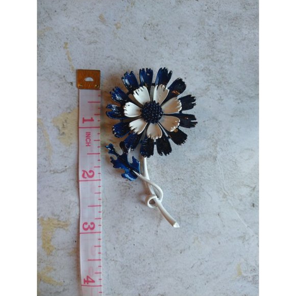 Vintage Enamel Blue and White Flower Brooch Pin Estate Jewelry - Picture 8 of 8